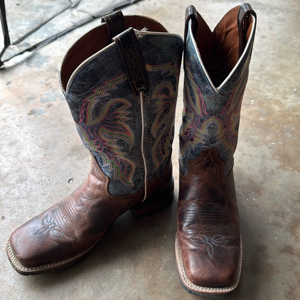 Dan Post Women's Western Boot Broad Square Toe Brown 7 1/2 US- good condition